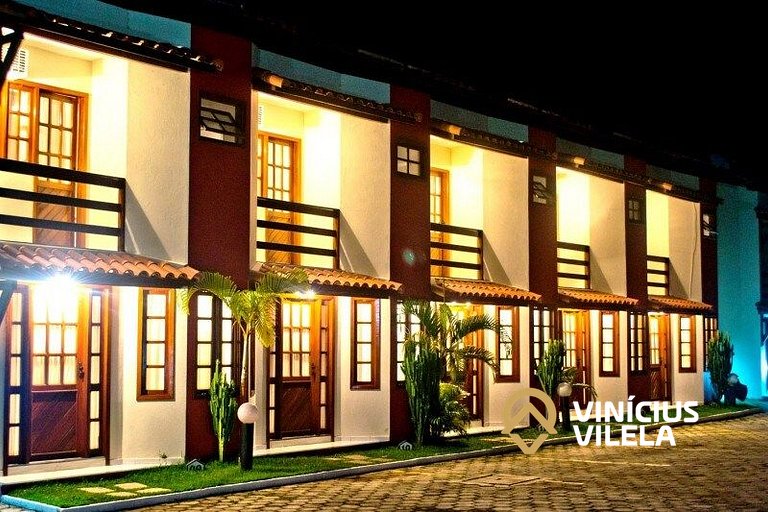 Casa toda reformada com 3 suítes (todas com ar), internet pr