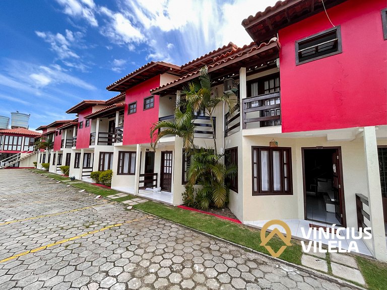 Casa com 3 suítes ambas com ar condicionado e TV, sala clima