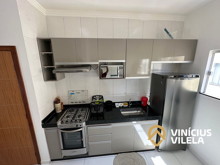 Apto no pavimento superior com 2 quartos (ambos com ar)com v