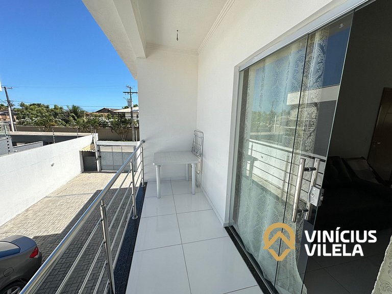 Apto no pavimento superior com 2 quartos (ambos com ar)com v