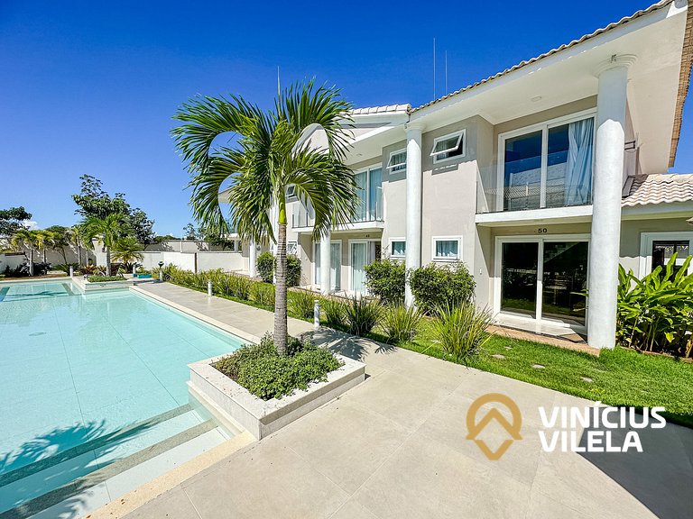 Casa toda climatizada com 2 suítes, gourmet privativo e inte