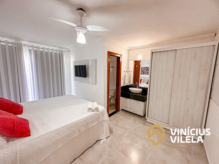 Casa toda climatizada com 2 suítes, gourmet privativo e inte