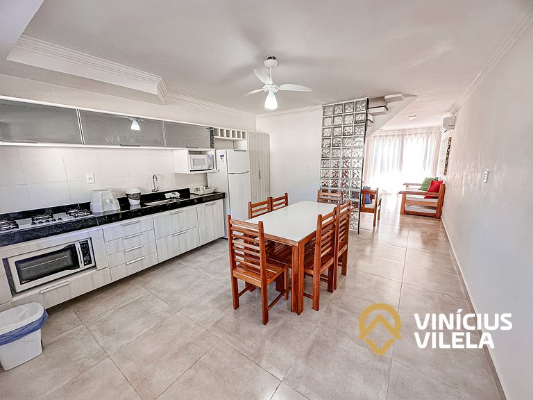 Casa toda climatizada com 2 suítes, gourmet privativo e inte