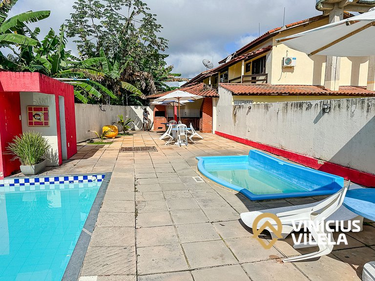 Casas com 2 ou 3 suítes (todas com ar split), com internet p