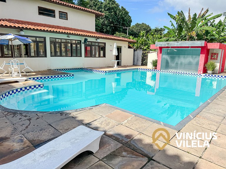 Casas com 2 ou 3 suítes (todas com ar split), com internet p