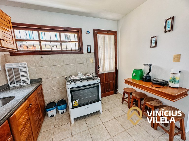 Casa com 2 suítes (ambas com ar split) e internet privativa