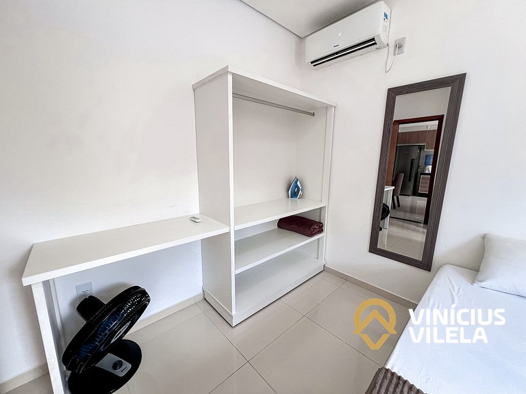 Apto 3 quartos sendo 1 suíte, mobilia de excelente padrão ac