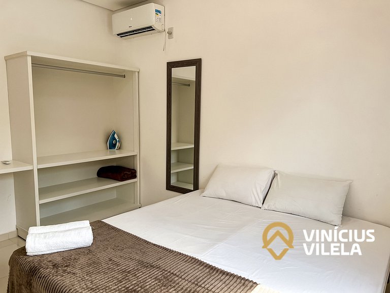 Apto 3 quartos sendo 1 suíte, mobilia de excelente padrão ac