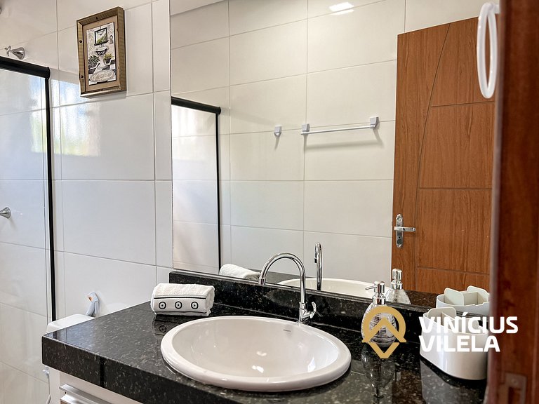 Apto 3 quartos sendo 1 suíte, mobilia de excelente padrão ac