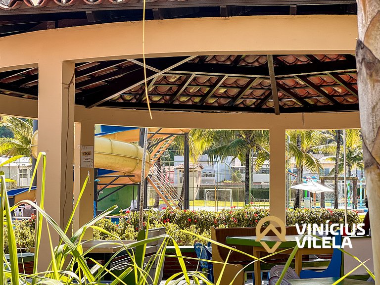 Suiíte com ar , frigobar proximo ao axé Moi