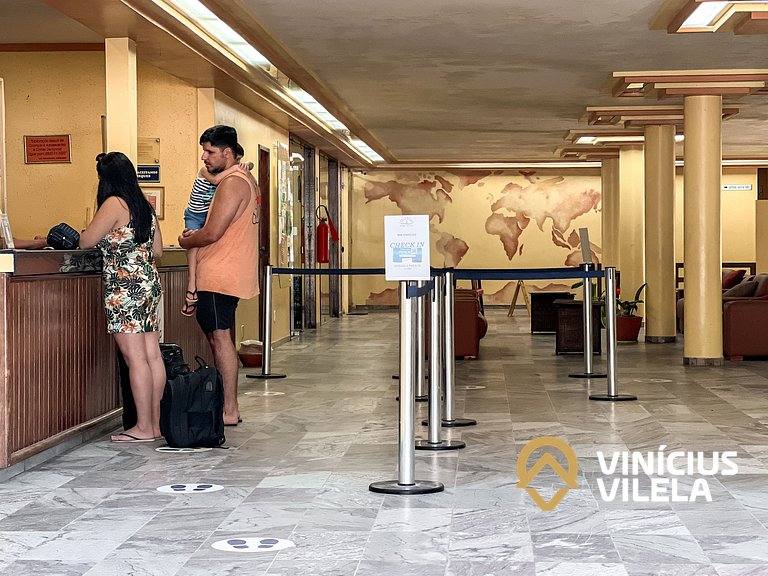 Suiíte com ar condicionado, frigobar e mesa para trabalho ac