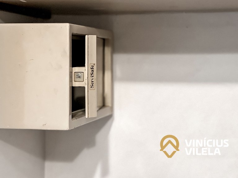 Suiíte com ar condicionado, frigobar e mesa para trabalho ac