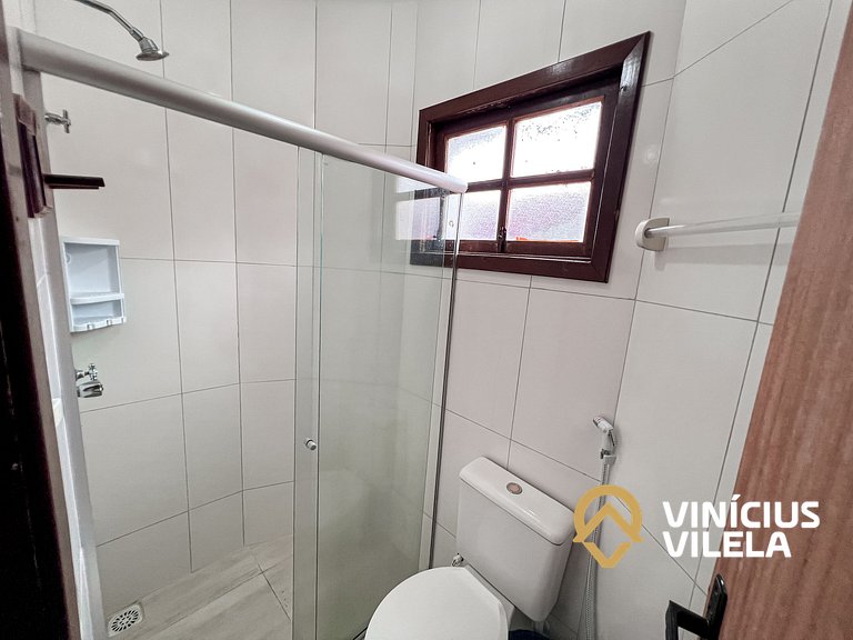 Casa com 2 suítes (todas com ar), churrasqueira e internet p