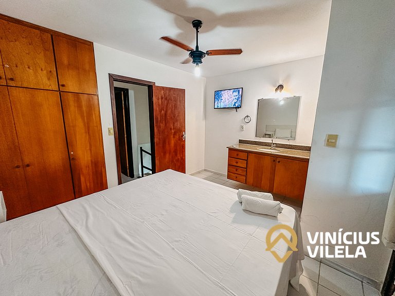 Casa com 2 suítes ambas com ar condicionado e TV, churraquei