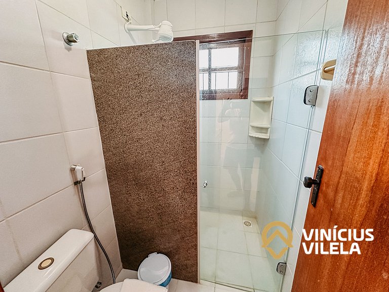 Casa com 2 suítes ambas com ar condicionado e TV, churraquei
