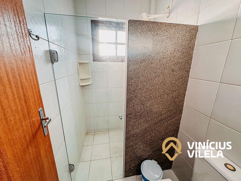 Casa com 2 suítes ambas com ar condicionado e TV, churraquei