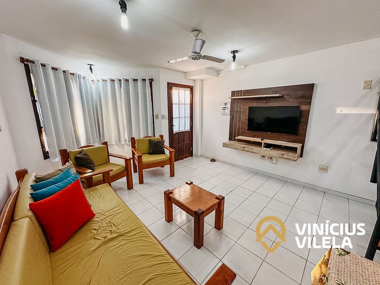 Casa com 2 suítes ambas com ar condicionado e TV, churraquei