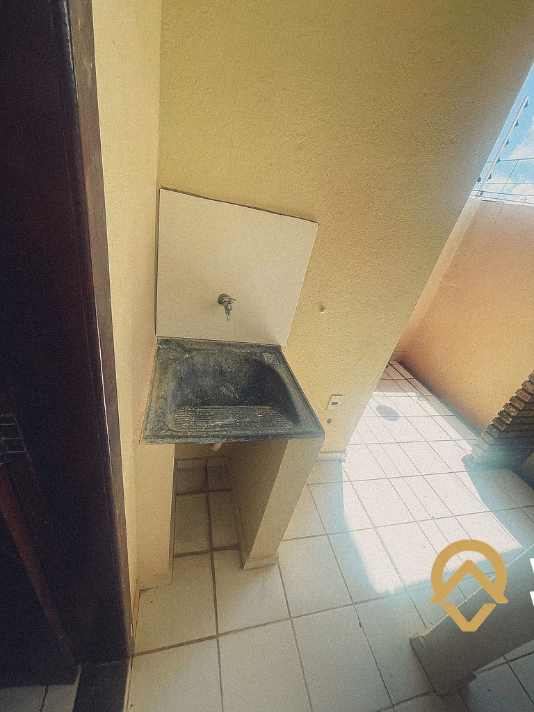 Casa com 3 suítes ambas com ar condicionado e TV, gourmet pr