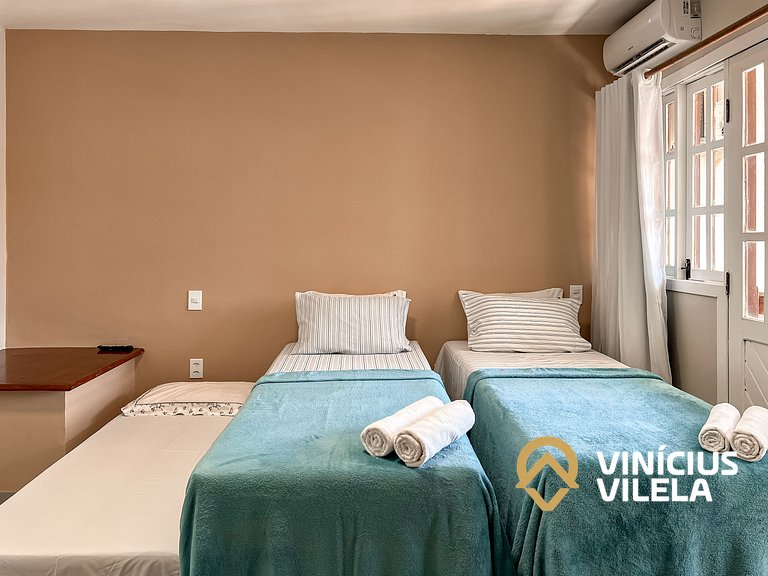 Casa toda reformada com 3 suítes (todas com ar), internet pr