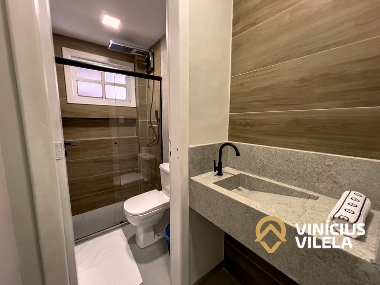 Casa toda reformada com 3 suítes (todas com ar), internet pr