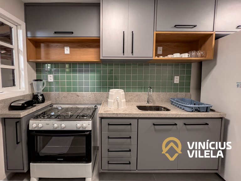 Casa toda reformada com 3 suítes (todas com ar), internet pr