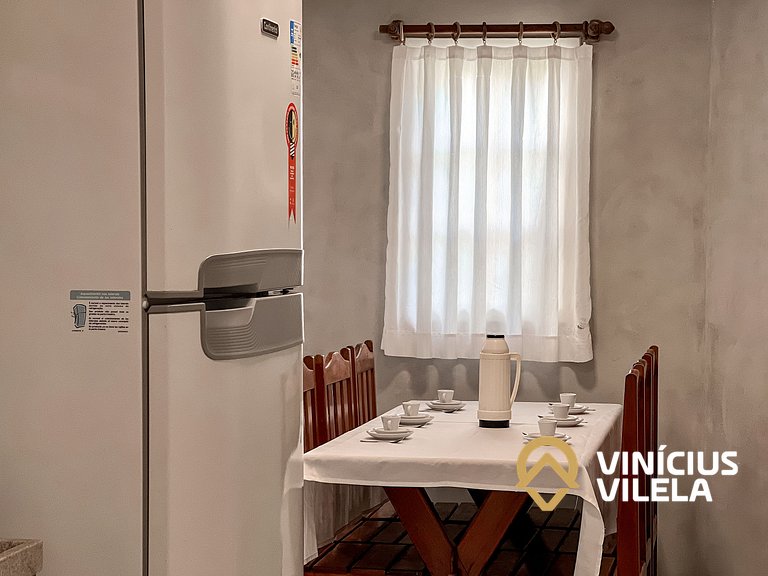 Casa toda reformada com 3 suítes (todas com ar), internet pr