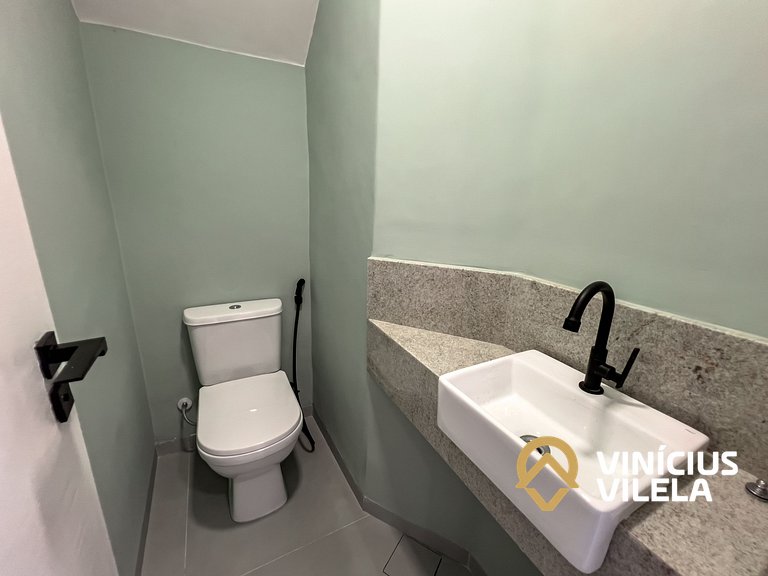 Casa toda reformada com 3 suítes (todas com ar), internet pr
