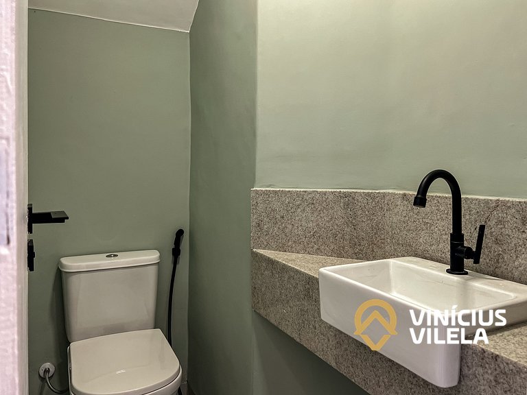 Casa toda reformada com 3 suítes (todas com ar), internet pr
