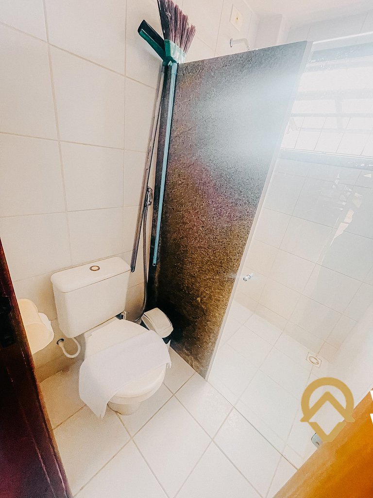 Casa com 2 suítes ambas com ar condicionado e TV, e internet