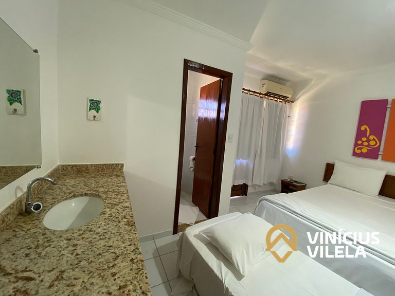 Casa com 3 Suites (todas com ar condicionado), internet priv