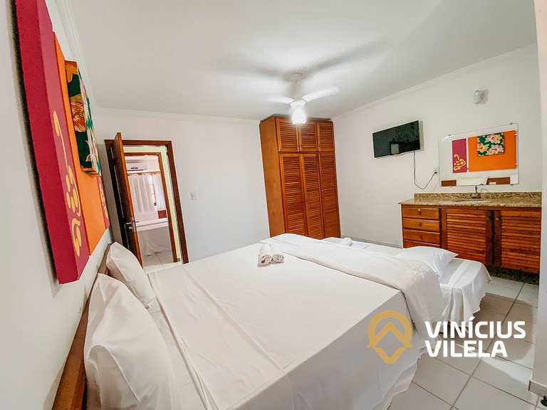 Casa com 3 Suites (todas com ar condicionado), internet priv
