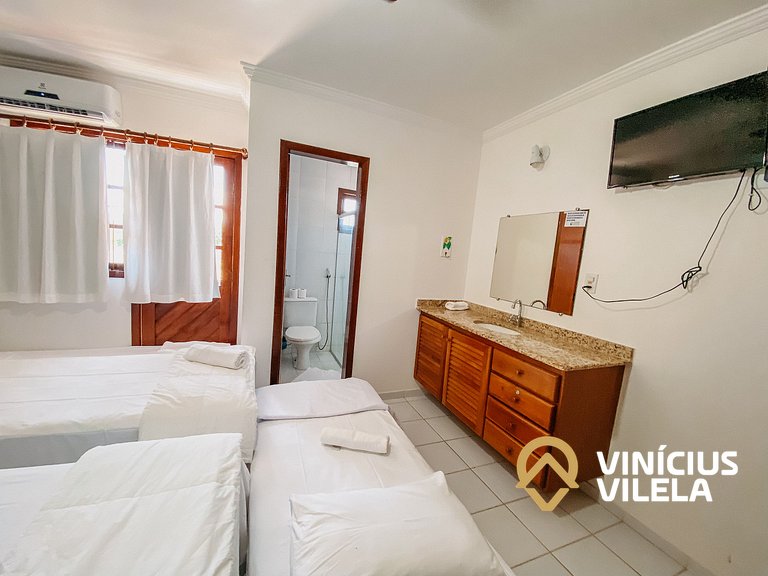 Casa com 3 Suites (todas com ar condicionado), internet priv