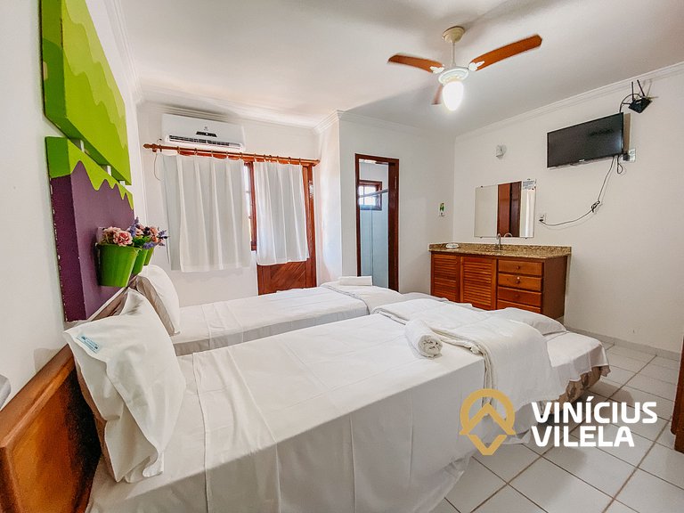 Casa com 3 Suites (todas com ar condicionado), internet priv