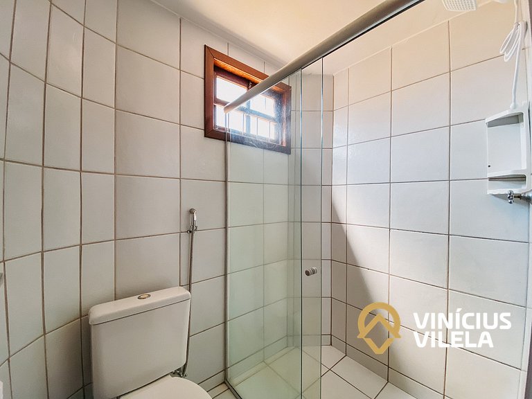 Casa com 3 Suites (todas com ar condicionado), internet priv