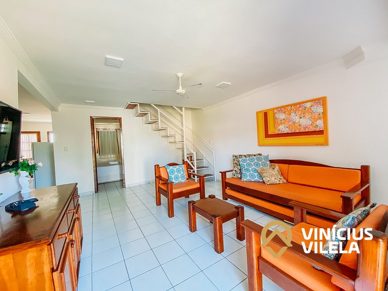 Casa com 3 Suites (todas com ar condicionado), internet priv