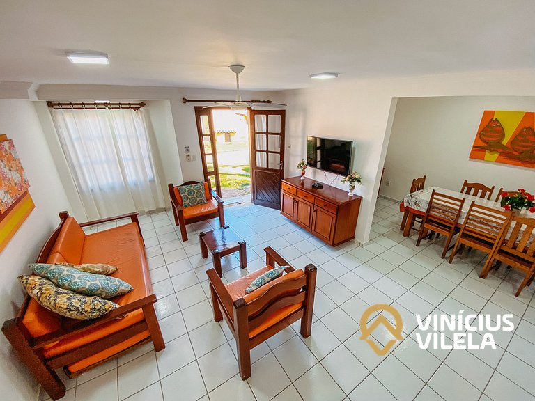 Casa com 3 Suites (todas com ar condicionado), internet priv