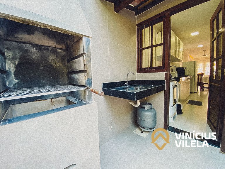 Casa toda reformada com 3 suítes (todas com ar condicionado)