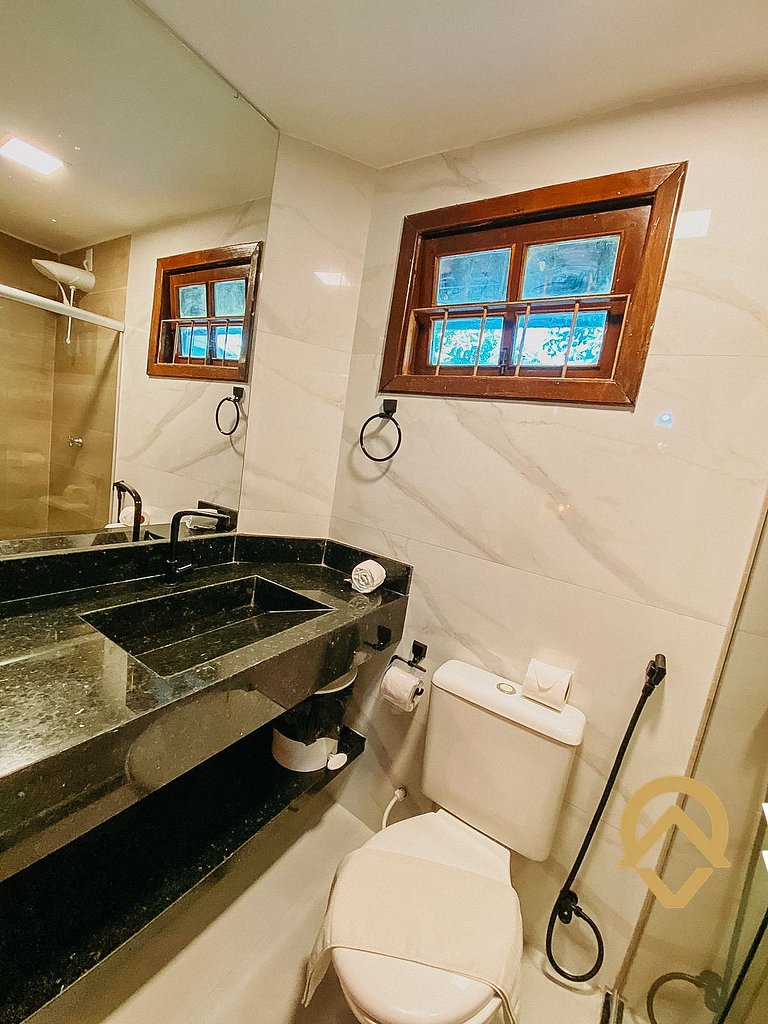 Casa toda reformada com 3 suítes (todas com ar condicionado)