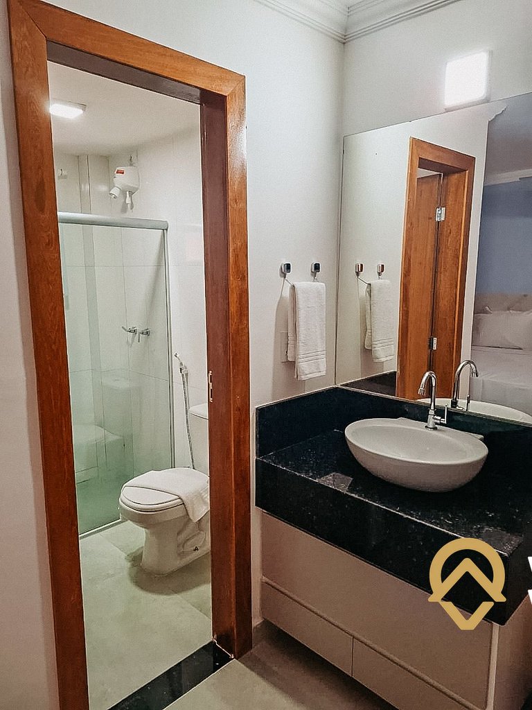 Casa com 3 suítes, sala climatizada, área gourmet privativa,