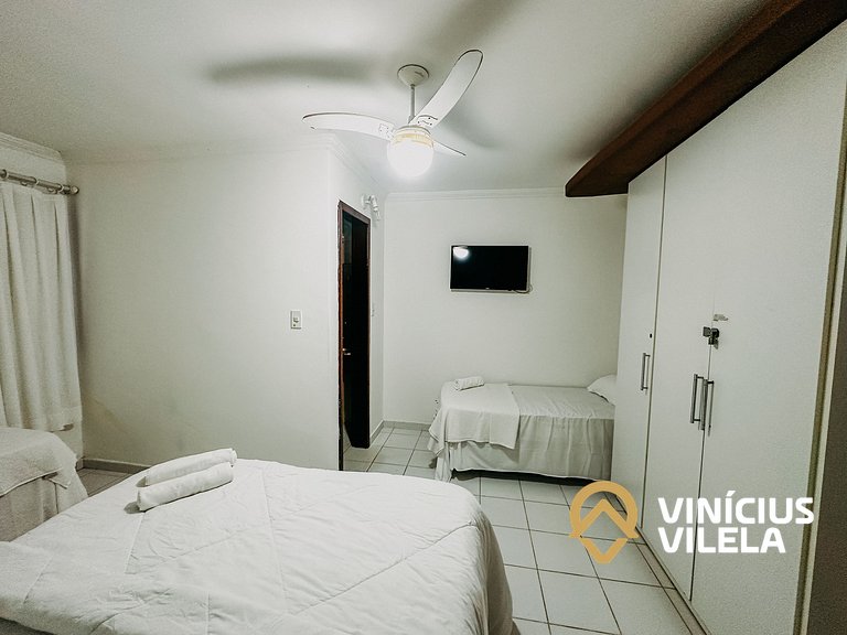 Casa com 3 suítes (todas com ar condicionado), internet 300M