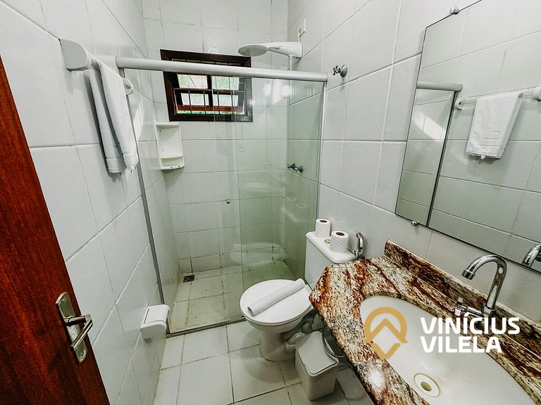 Casa com 3 suítes (todas com ar condicionado), internet 300M