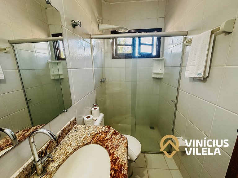 Casa com 3 suítes (todas com ar condicionado), internet 300M