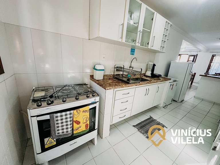 Casa com 3 suítes (todas com ar condicionado), internet 300M
