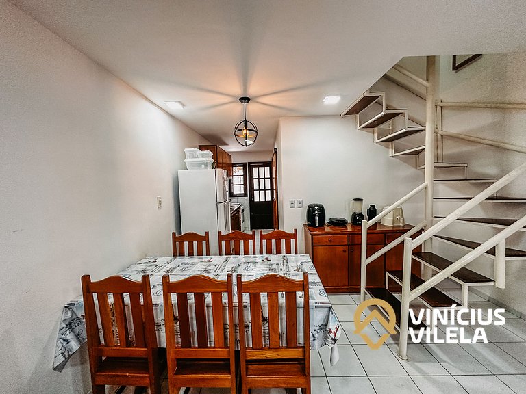 Casa com 3 suítes ambas com ar condicionado e TV, gourmet pr