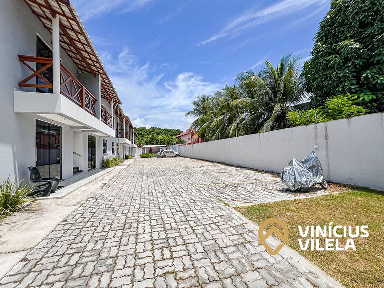 Apê pavimento superior com 2 quartos (ambos com ar), interne