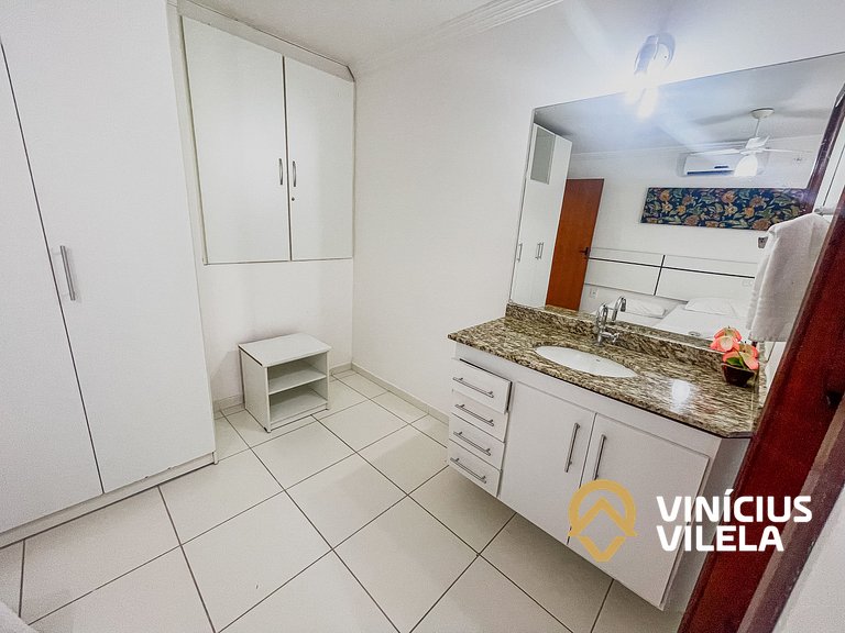Casa com 3 suítes todas com ar condicionado, churrasqueira p