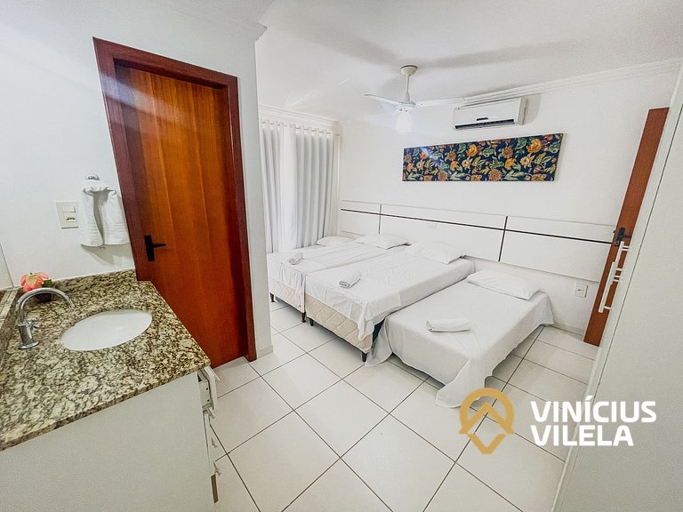 Casa com 3 suítes todas com ar condicionado, churrasqueira p