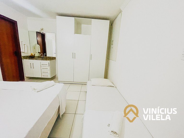 Casa com 3 suítes todas com ar condicionado, churrasqueira p