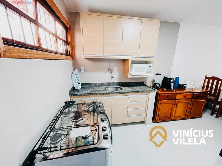 Casa toda reformada com 2 suítes (ambas com ar split) área g