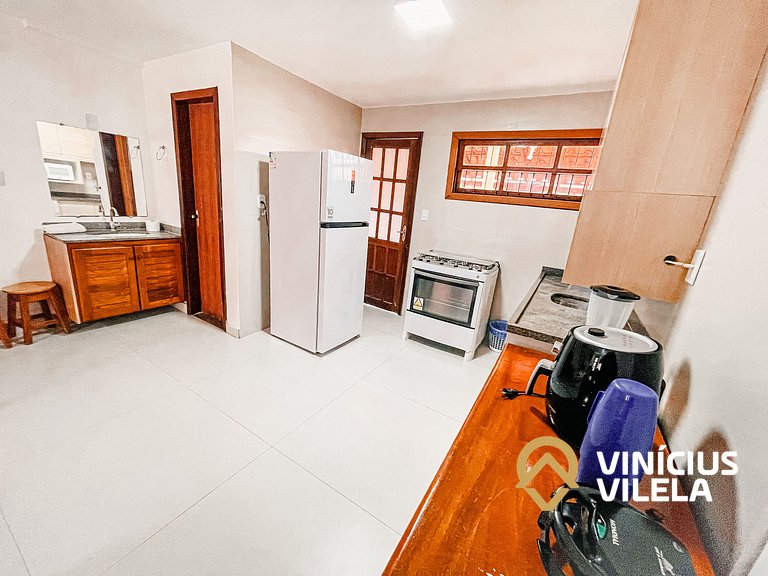 Casa toda reformada com 2 suítes (ambas com ar split) área g
